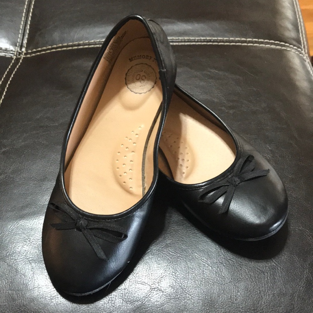 Girls black ballet slippers